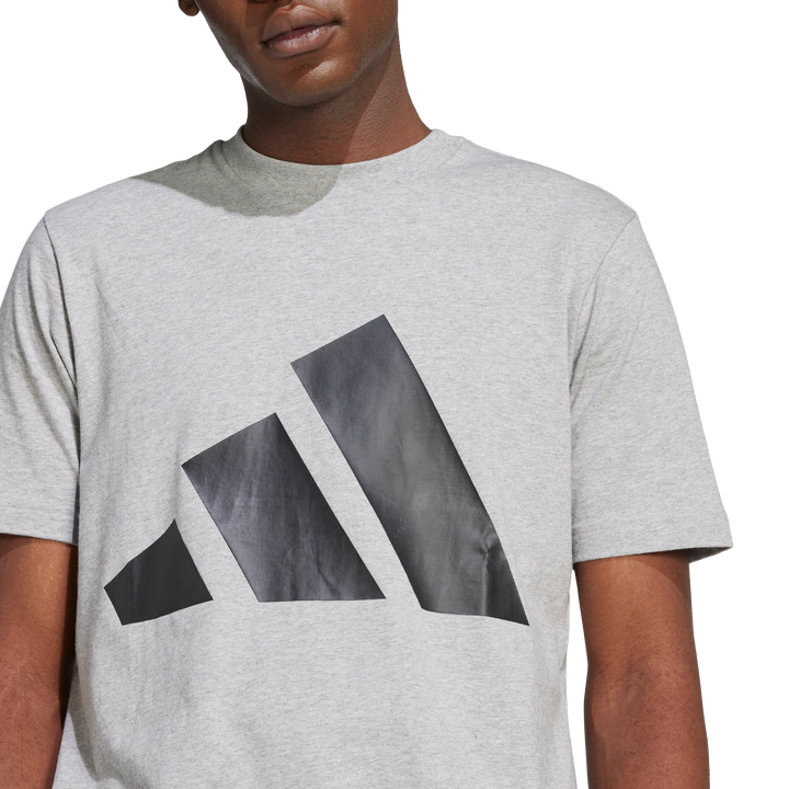 Remera Essentials Logo Grande