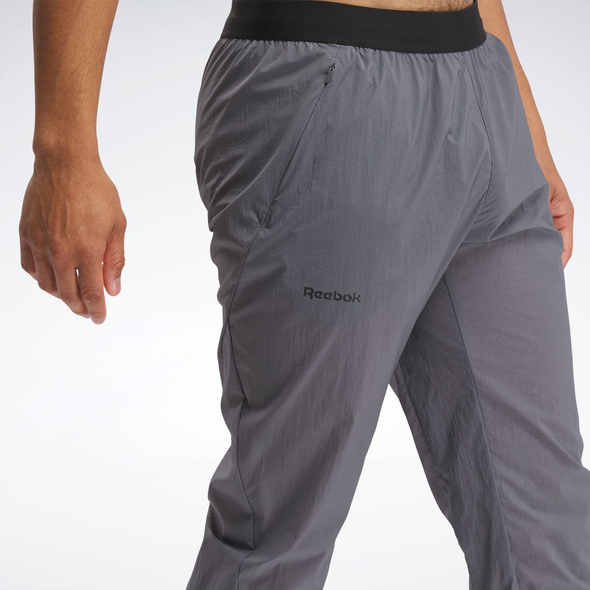 pantalón reebok