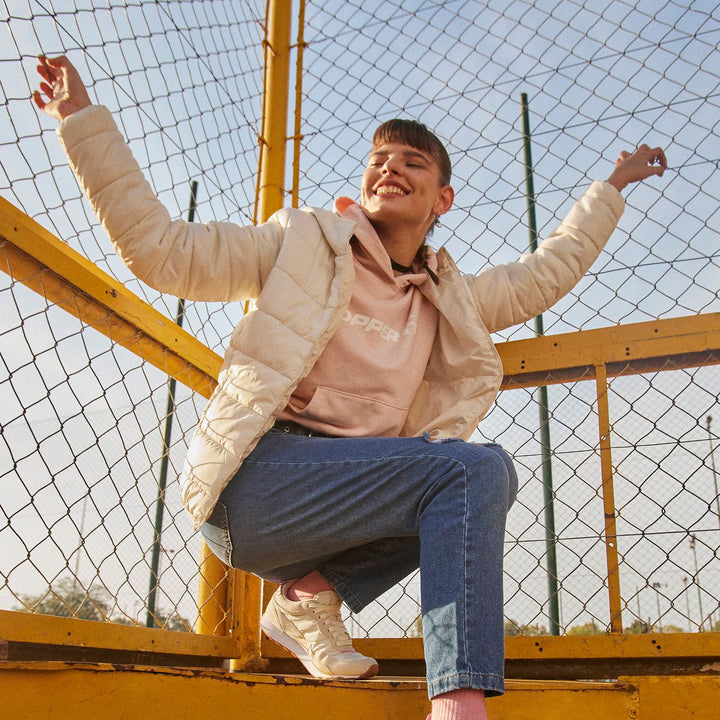 CAMPERA MUJER CON CAPUCHA