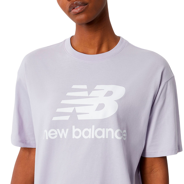 Remera NB Essentials Stacked Logo